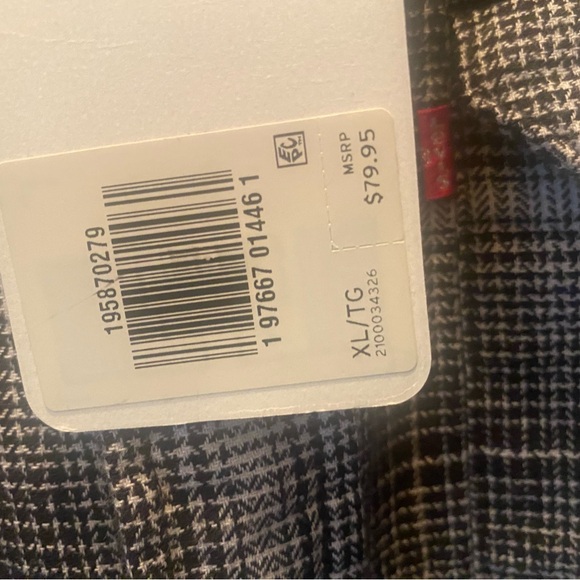 NWT Levi’s Black and Grey Plaid Shirt. Brand New - Picture 5 of 9